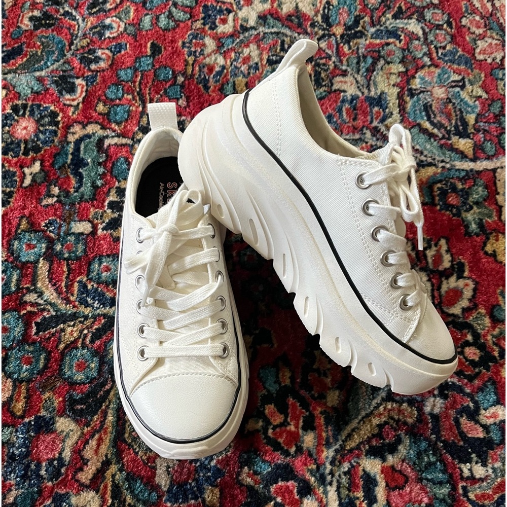 Skechers sneakers